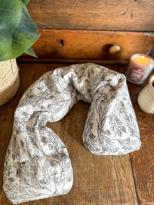 Microwavable neck warmer with rice